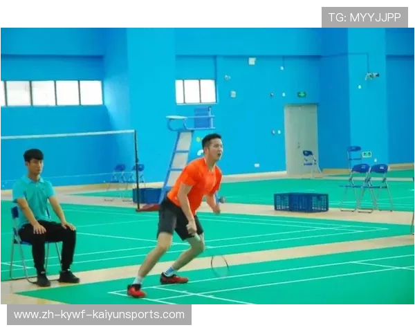 羽毛球强行下压