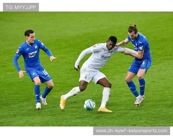 足球运动员的竞技状态保持与长期表现提升